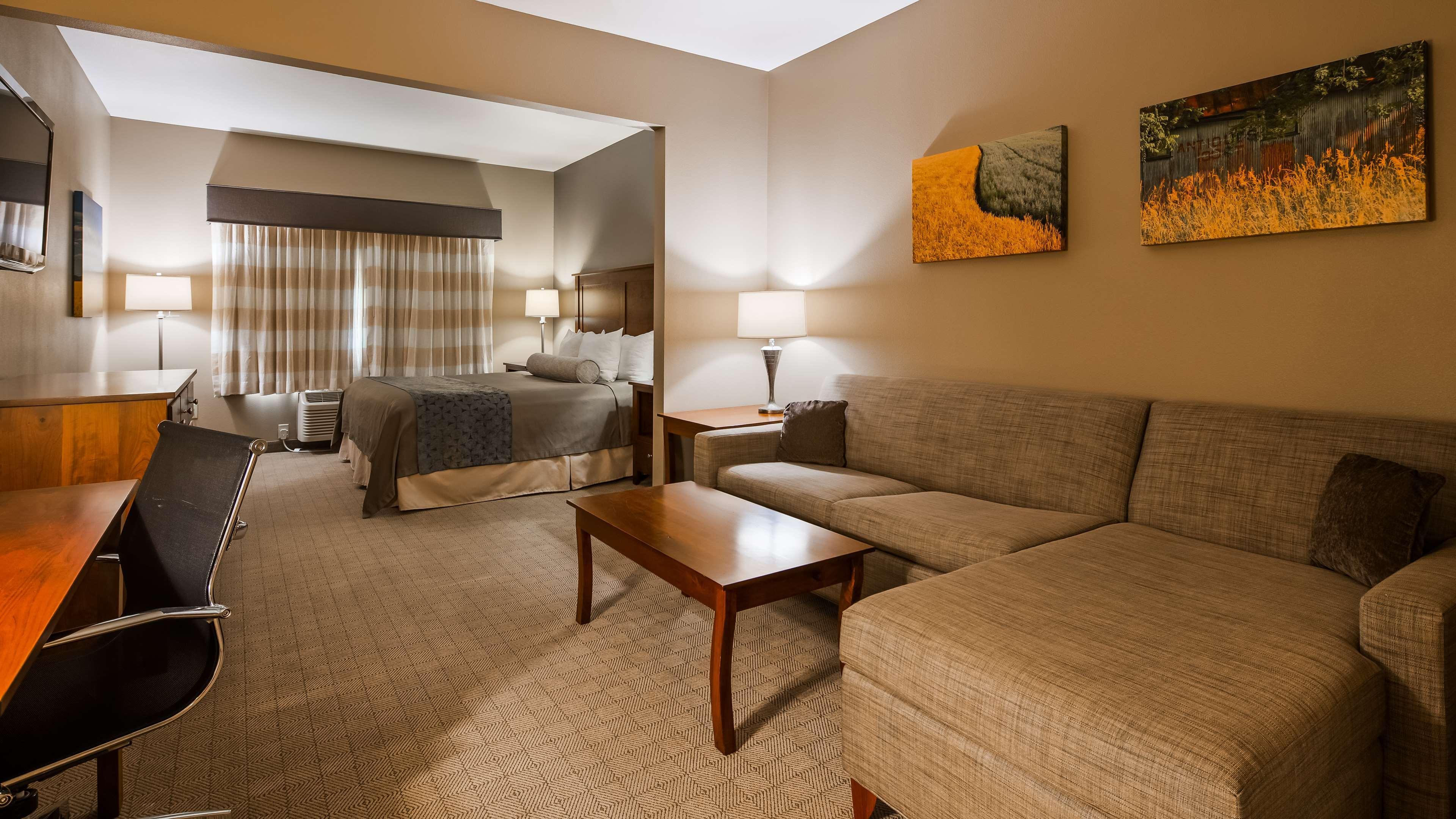 Best Western Plus Green Mill Village Hotel & Suites Arcola Εξωτερικό φωτογραφία