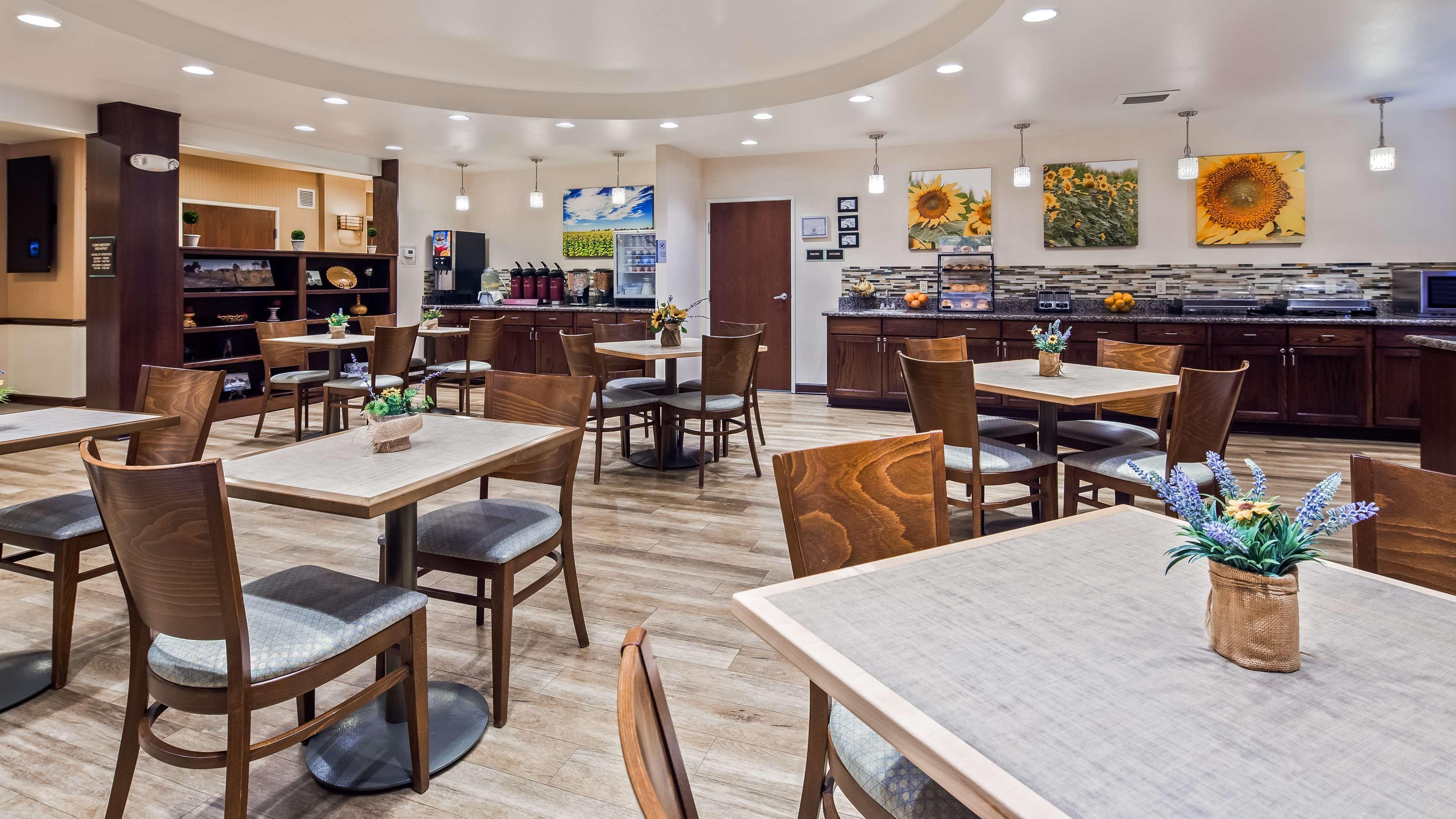 Best Western Plus Green Mill Village Hotel & Suites Arcola Εξωτερικό φωτογραφία