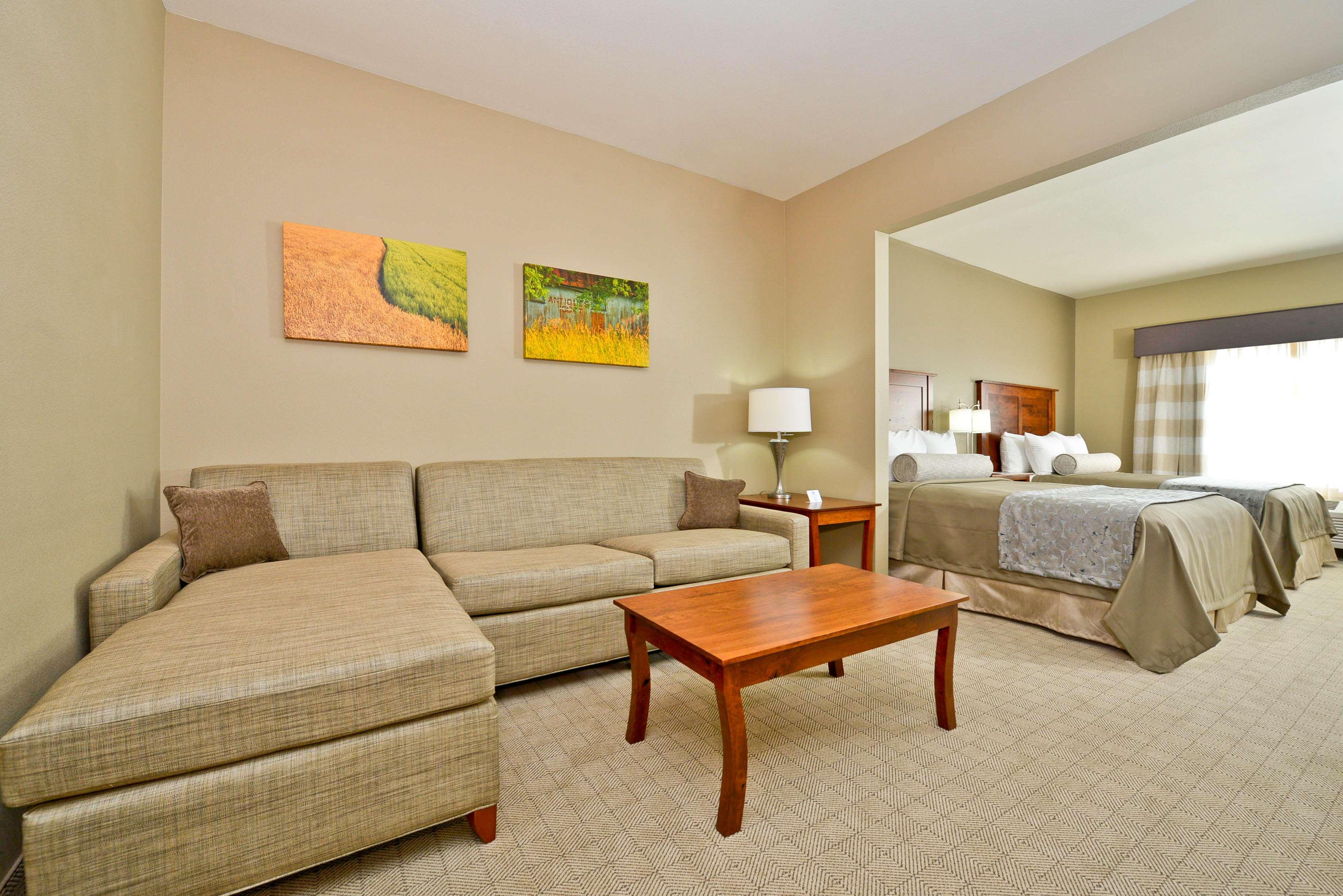 Best Western Plus Green Mill Village Hotel & Suites Arcola Εξωτερικό φωτογραφία